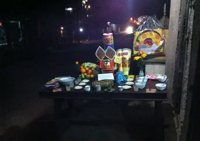 Cỗ Cúng Giao Thừa Của Người Huế | Báo Điện Tử Tiền Phong