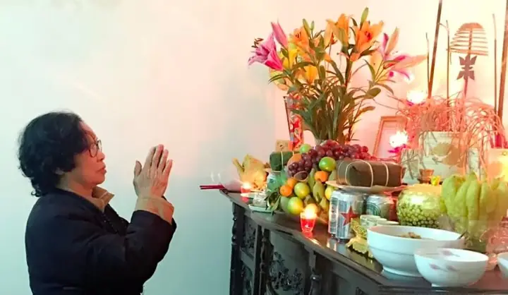 Cẩm Nang Chi Tiết: Cách Đặt Mâm Cúng Giao Thừa Chuẩn Phong Tục Người Việt