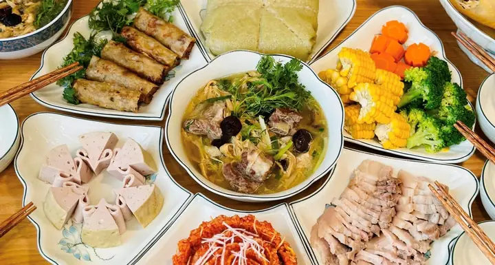 Cẩm Nang Chuẩn Bị Mâm Cúng Cô Hồn Mùng 2 Và 16 Âm Lịch: Lễ Vật, Giờ Cúng Và Lưu Ý Quan Trọng