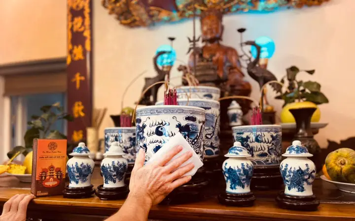 Nên Đặt Mâm Cơm Cúng Ông Công Ông Táo Ở Đâu?