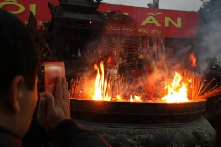 Giải Mã Ý Nghĩa Giấc Mơ Thấy Bát Hương Bị Đổ Và Các Con Số May Mắn Đi Kèm