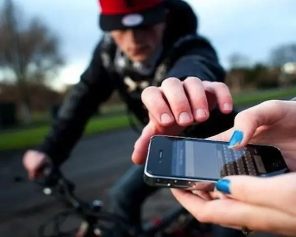 Giải Mã Chi Tiết Ý Nghĩa Khi Nằm Mơ Thấy Bị Cướp Tiền & Con Số May Mắn