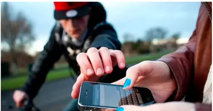 Giải Mã Chi Tiết Ý Nghĩa Khi Nằm Mơ Thấy Bị Cướp Tiền & Con Số May Mắn