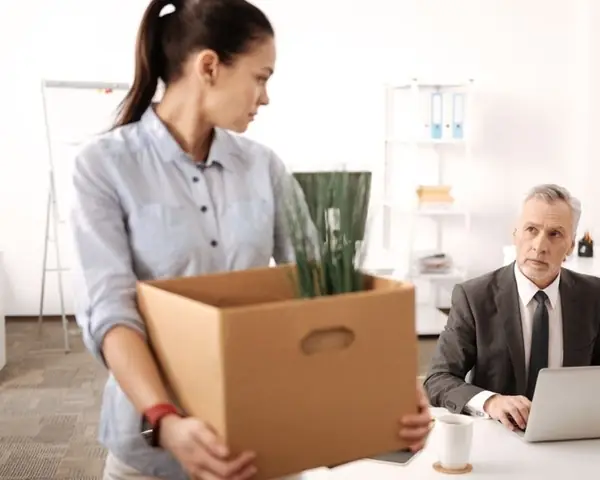 Giải Mã Giấc Mơ Thấy Bị Đuổi Việc: Ý Nghĩa Và Những Con Số May Mắn Đằng Sau