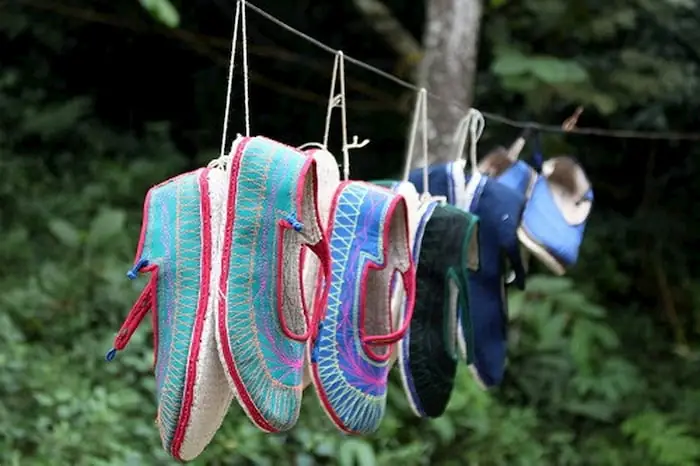 Giải Mã Giấc Mơ Mất Giày: Điềm Báo Gì Và Con Số May Mắn Là Bao Nhiêu?