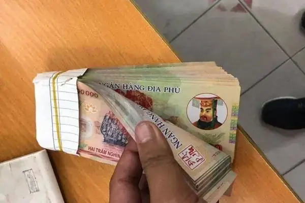 Giải Mã Chi Tiết Giấc Mơ Nhặt Được Tiền Âm Phủ: Điềm Báo Tâm Linh Hay Dấu Hiệu Từ Tiềm Thức?