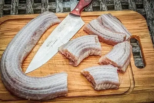 Giải Mã Giấc Mơ Ăn Thịt Rắn Đen: Điềm Báo, Ý Nghĩa & Các Tình Huống Cụ Thể