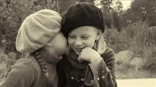 Giải Mã Giấc Mơ Thấy Bạn Cũ Mà Mình Ghét: Thông Điệp Ẩn Sâu Từ Tiềm Thức