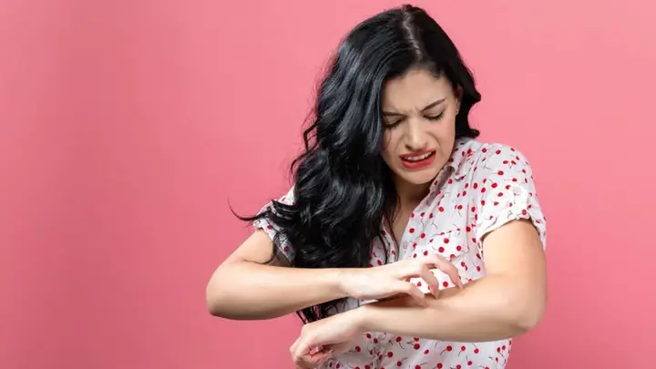 Giải Mã Chi Tiết Giấc Mơ Thấy Bị Người Cắn Vào Tay: Điềm Báo Và Ý Nghĩa Tâm Linh