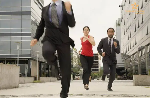 Giải Mã Giấc Mơ Thấy Bị Rượt Đuổi: Điềm Báo Gì Và Những Con Số May Mắn