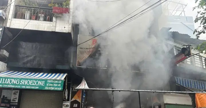 Giải Mã Giấc Mơ Thấy Cháy Nhà Khói Đen: Thông Điệp Ẩn Giấu Đằng Sau Hình Ảnh Rùng Rợn