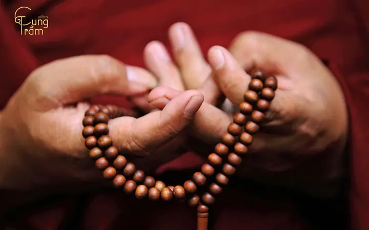 Giải Mã Giấc Mơ Thấy Chuỗi Hạt Đeo Tay: Ý Nghĩa, Điềm Báo Và Những Con Số May Mắn