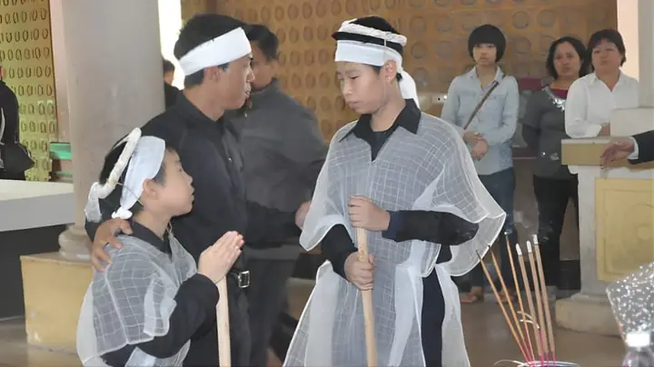 Giải Mã Giấc Mơ Thấy Đám Ma Nhưng Không Thấy Quan Tài: Điềm Báo Hay Lời Nhắc Từ Tiềm Thức?