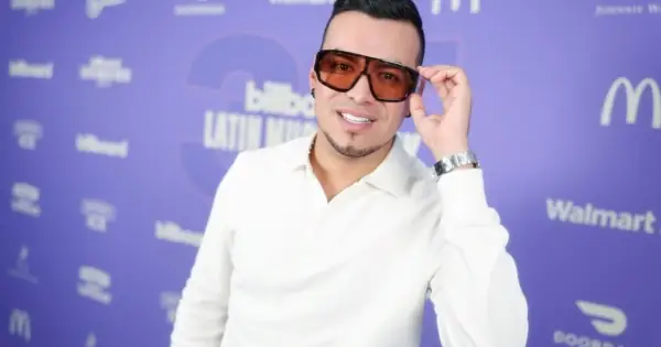 Giải Mã Giấc Mơ Thấy Máy Bay Rơi Và Bốc Cháy: Điềm Báo Gì & Con Số May Mắn