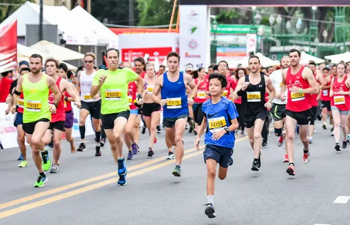 Giải Mã Ý Nghĩa Giấc Mơ Thấy Mình Đi Bộ Và Các Con Số May Mắn