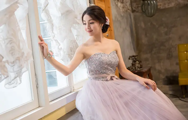 Mơ Thấy Mình Làm Cô Dâu La Điềm Gì? Giải Mã Chi Tiết Từ Khoa Học Đến Tâm Linh