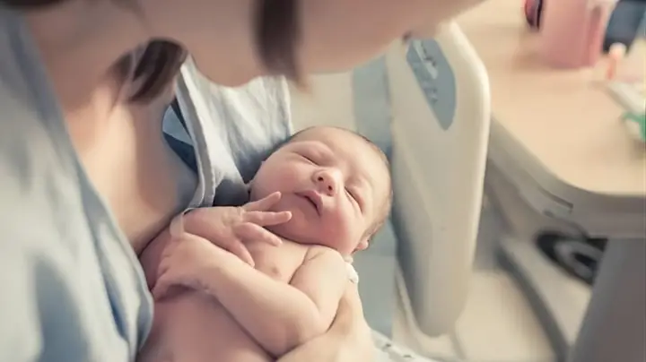 Giải Mã Giấc Mơ Thấy Mình Sinh Con Khi Chưa Chồng: Điềm Lành Hay Điềm Dữ?