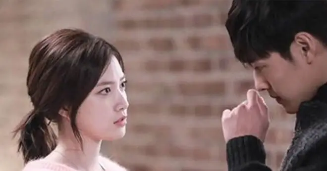 Giải Mã Giấc Mơ Thấy Mình Từ Chối Lời Cầu Hôn: Đằng Sau Quyết Định Nói "không" Đầy Bất Ngờ