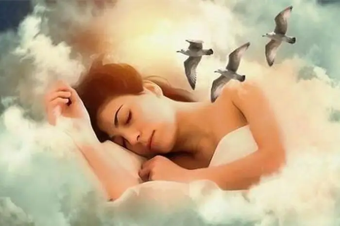 Giải Mã Giấc Mơ Thấy Người Khác Bị Bệnh Nặng: Điềm Báo, Tâm Lý & Con Số May Mắn