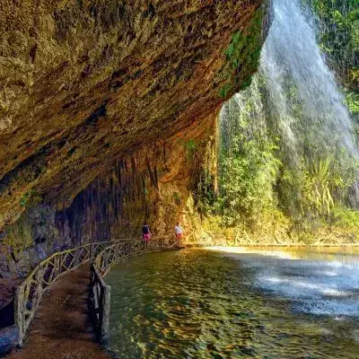 Giải Mã Giấc Mơ Thấy Người Khác Rơi Xuống Nước: Điềm Báo Và Ý Nghĩa Tâm Linh