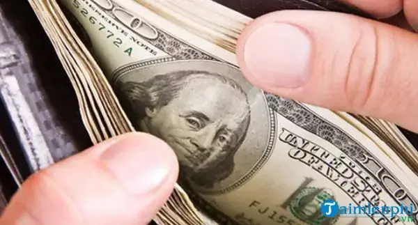 Mơ Thấy Người Ta Cho Tiền Đô Đánh Con Gì? Giải Mã Chi Tiết Ý Nghĩa & Gợi Ý Con Số