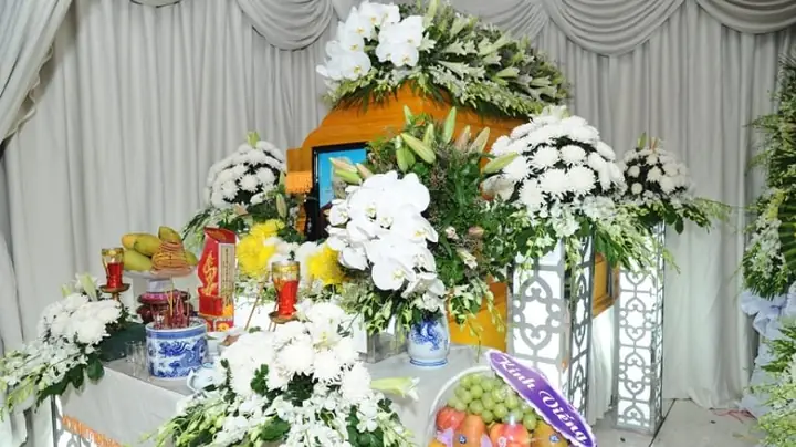 Mơ Thấy Người Yêu Cũ Đã Chết Hiện Về: Giải Mã Chi Tiết 7 Bối Cảnh Và Ý Nghĩa Tâm Linh