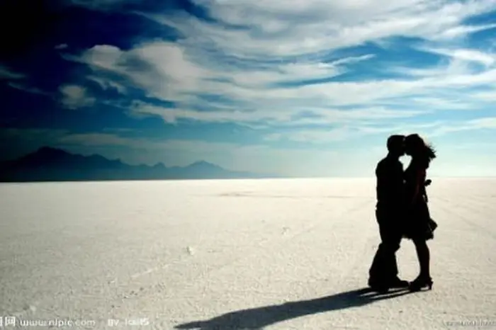 Giải Mã Ý Nghĩa Giấc Mơ Thấy Người Yêu Ngoại Tình Với Bạn Thân: Điềm Báo Hay Chỉ Là Nỗi Lo?