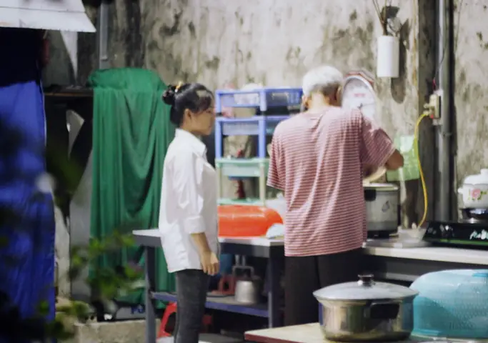 Mơ Thấy Ông Bà Ngoại Đã Mất Đánh Con Gì? Giải Mã Chi Tiết Và Chính Xác