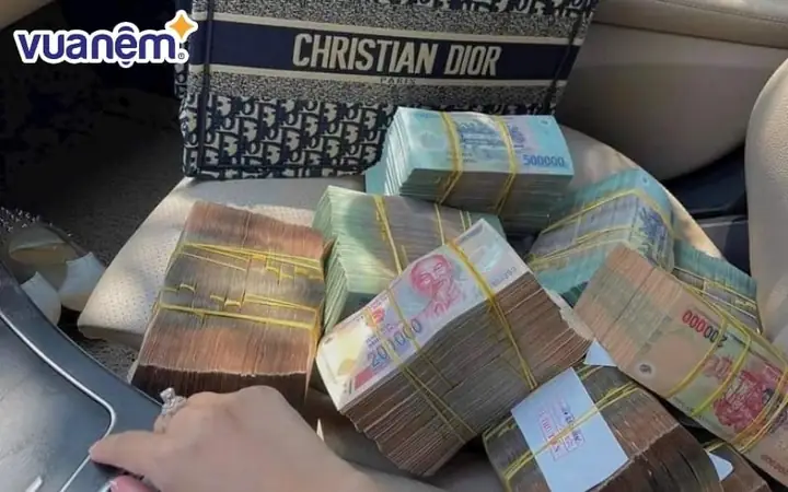 Giải Mã Ý Nghĩa Giấc Mơ Thấy Tiền: Khoa Học Và Tâm Lý Nói Gì?