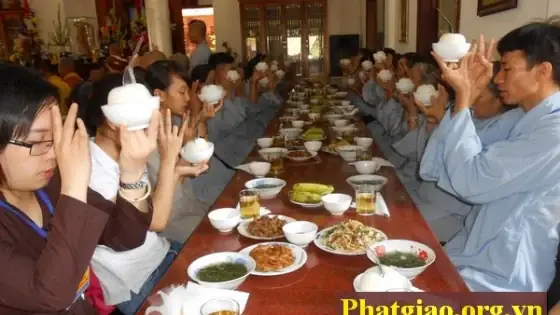 Tu Bát Quan Trai Nghĩa Là Gì? Thời Khóa Tu Tập Ở Các Chùa Một Ngày ...