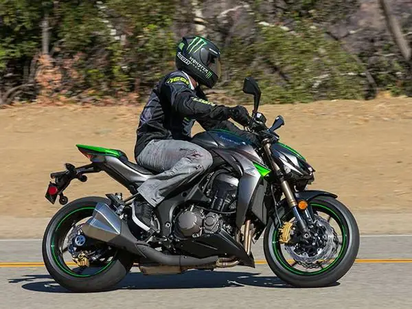 Giải Mã Giấc Mơ Đi Xe Máy Xuống Dốc: Điềm Báo Gì Và Con Số May Mắn?