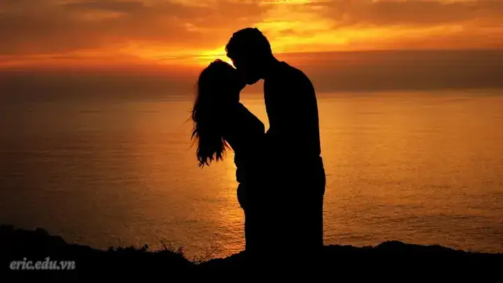 Giải Mã Ý Nghĩa & Con Số May Mắn Khi Nằm Mơ Thấy Hôn Nhau