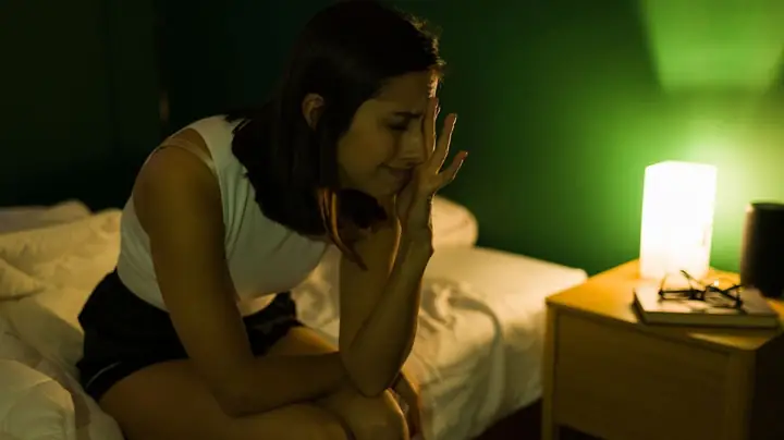 Nằm Mơ Khóc Chảy Nước Mắt Thật: Giải Mã Chi Tiết Từ Tâm Lý Đến Sức Khỏe