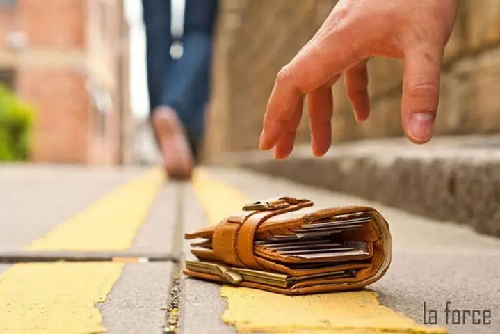 Nằm Mơ Nhặt Được Nhiều Tiền Đánh Đề Con Gì? Giải Mã Bí Ẩn Và Con Số May Mắn