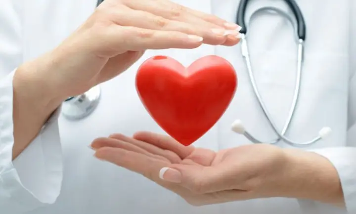 Nằm Mơ Thấy Bác Sĩ Đánh Số Gì? Giải Mã Chi Tiết Điềm Báo & Con Số May Mắn