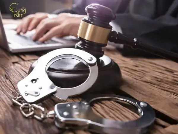 Giải Mã Giấc Mơ Thấy Bị Công An Bắt: Điềm Báo Gì Và Nên Làm Gì?