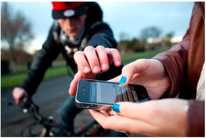 Giải Mã Nằm Mơ Thấy Bị Đòi Tiền: Điềm Báo Gì & Con Số May Mắn