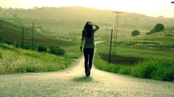 Giải Mã Giấc Mơ Thấy Đi Lạc Đường: Tâm Lý, Điềm Báo Và Cách Hóa Giải