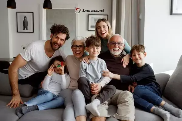 Giải Mã Chi Tiết Ý Nghĩa Giấc Mơ Thấy Gia Đình Bên Chồng Và Những Điềm Báo Bạn Cần Biết