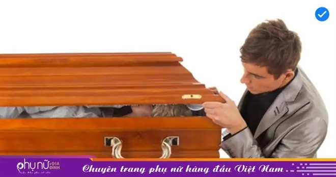 Giải Mã Giấc Mơ Thấy Hai Người Khiêng Quan Tài: Điềm Lành Hay Dữ?