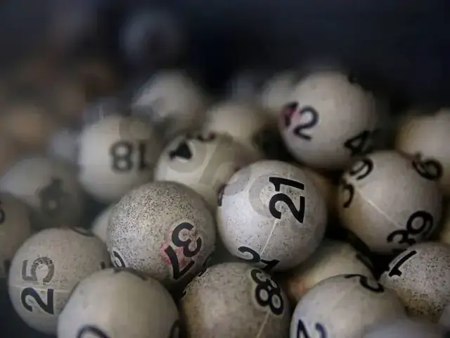 Giải Mã Giấc Mơ Thấy Lửa Cháy: Điềm Báo Gì Và Những Con Số May Mắn Bạn Cần Biết