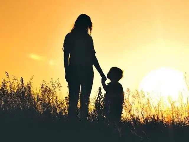 Nằm Mơ Thấy Mẹ Mất Nhưng Mẹ Chưa Mất: Giải Mã Ý Nghĩa Và Cách Hóa Giải Theo Tâm Linh