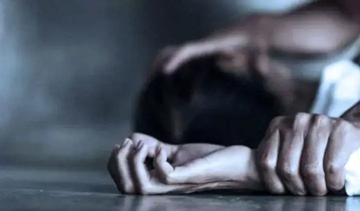 Giải Mã Giấc Mơ Thấy Mình Bị Cưỡng Bức: Điềm Báo Gì Và Cách Đối Diện