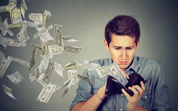 Giải Mã Giấc Mơ Thấy Mình Bị Lừa Tiền: Điềm Báo Gì Và Cách Hóa Giải?