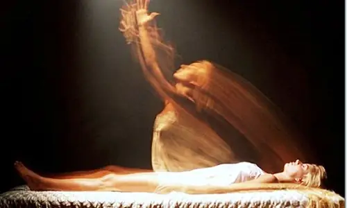 Giải Mã Ý Nghĩa Giấc Mơ Thấy Mình Chết Đi Sống Lại: Điềm Báo Gì Và Con Số May Mắn