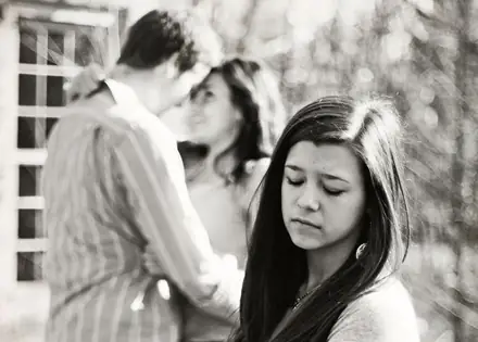 Nằm Mơ Thấy Mình Là Người Thứ Ba Đánh Con Gì