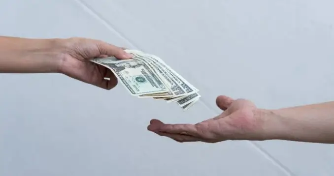 Giải Mã Giấc Mơ Thấy Mình Trả Tiền Cho Người Ta: Ý Nghĩa Tâm Linh Và Những Con Số May Mắn