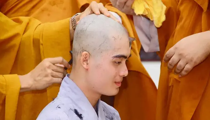 Giải Mã Giấc Mơ Thấy Mình Xuất Gia Đi Tu: Ý Nghĩa Tâm Linh Và Những Con Số May Mắn