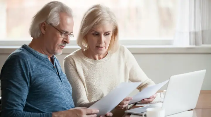 Giải Mã Giấc Mơ Thấy Người Chết Về Xin Tiền: Điềm Báo Gì Và Con Số May Mắn