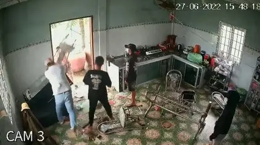 Giải Mã Giấc Mơ Thấy Người Khác Đập Phá Nhà Mình: Tâm Lý Học Và Những Điềm Báo